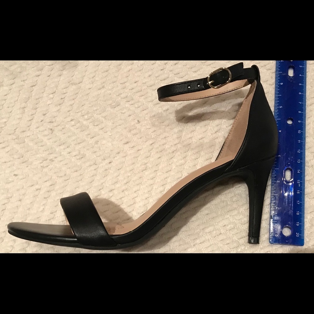 Kelly & Katie Black Sandals - Picture 2 of 7